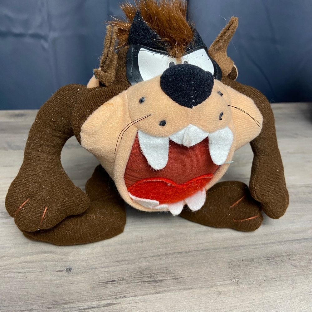 1995 TAZ TASMANIAN DEVIL 8”‎ Vintage Looney Tunes Stuffed Animal Plush Toy